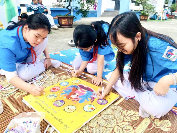 children drawing
