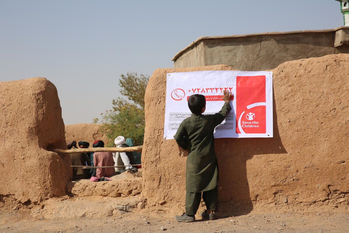 After earthquakes destroyed homes in the Herat region of Afghanistan, Save the Children responded with cash assistance to families. Direct payments have been proven to be one of the most effective weapons against hunger and poverty. Image: Atabek Khadim / Save the Children
